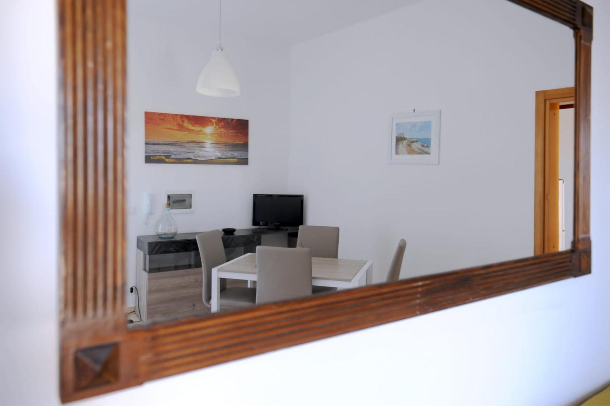 Le Residenze Salentine - Case Vacanza In เลชเช ภายนอก รูปภาพ